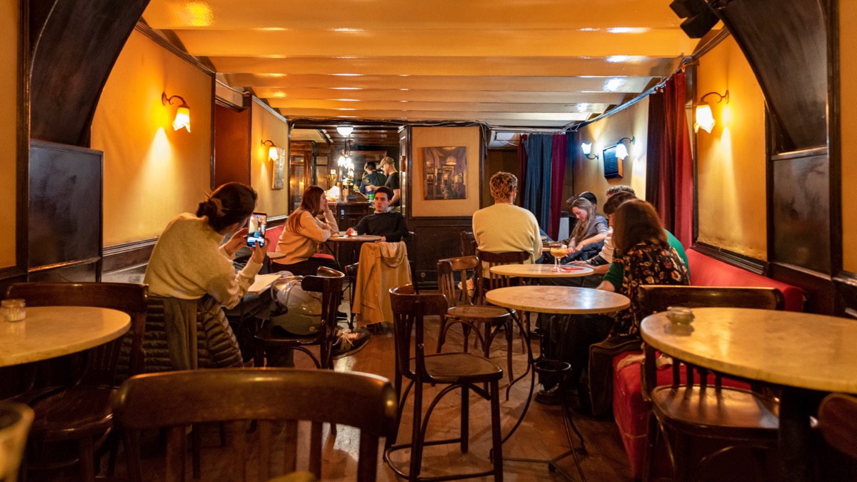 Bar